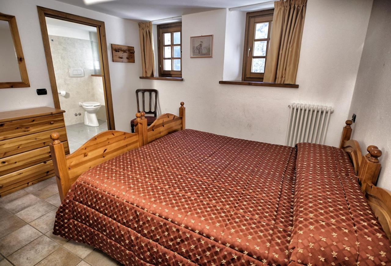 Auberge Lou Creton Di Lui Hostel Pontboset Buitenkant foto