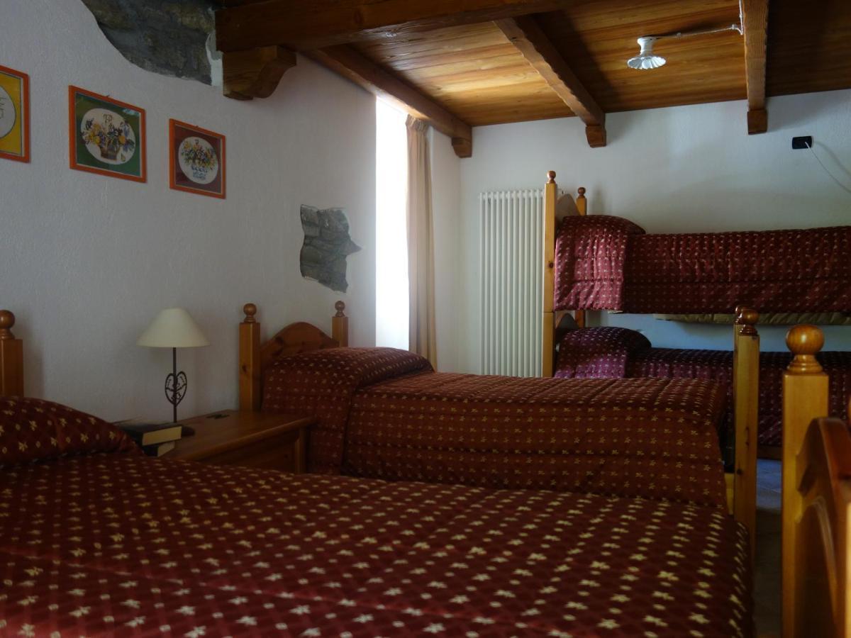 Auberge Lou Creton Di Lui Hostel Pontboset Buitenkant foto