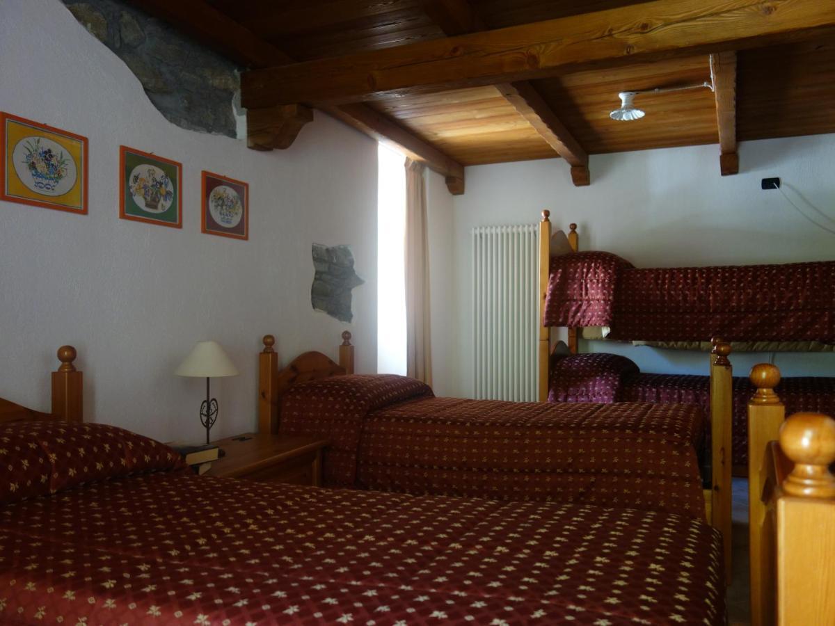 Auberge Lou Creton Di Lui Hostel Pontboset Buitenkant foto