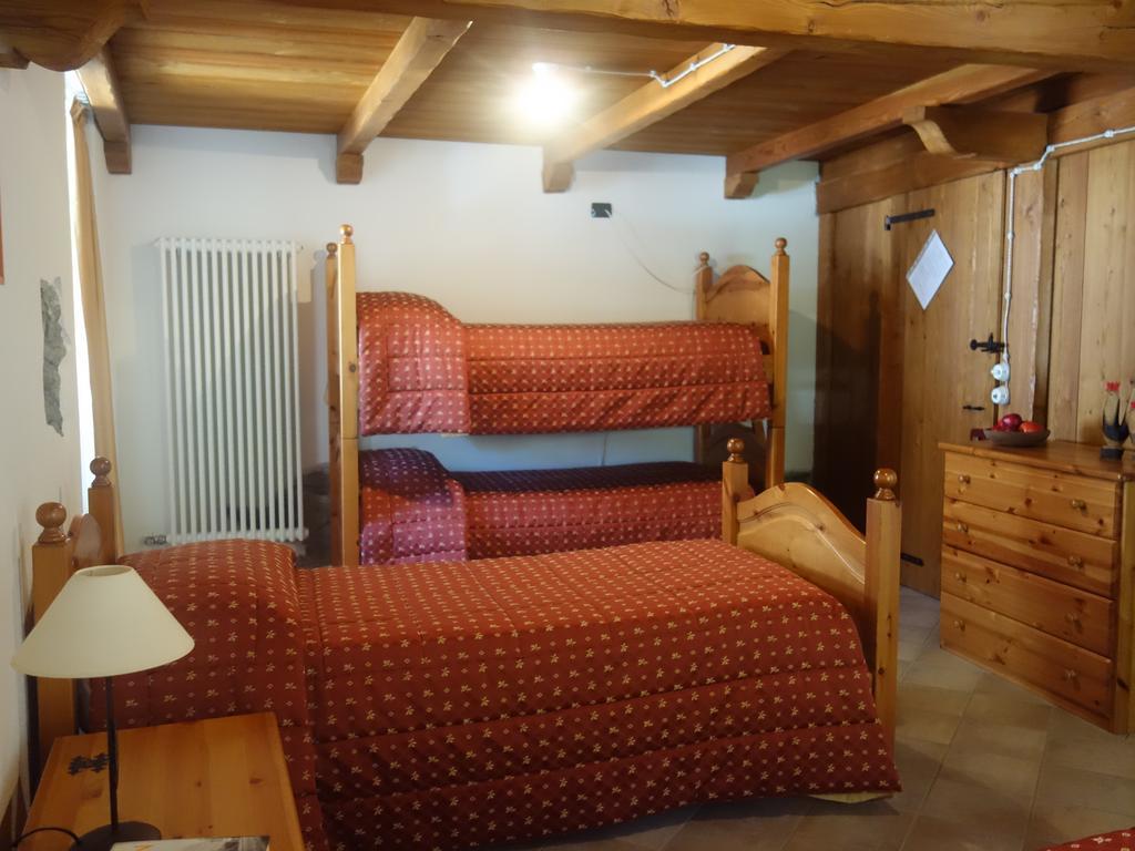 Auberge Lou Creton Di Lui Hostel Pontboset Buitenkant foto