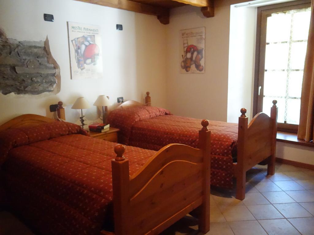 Auberge Lou Creton Di Lui Hostel Pontboset Buitenkant foto