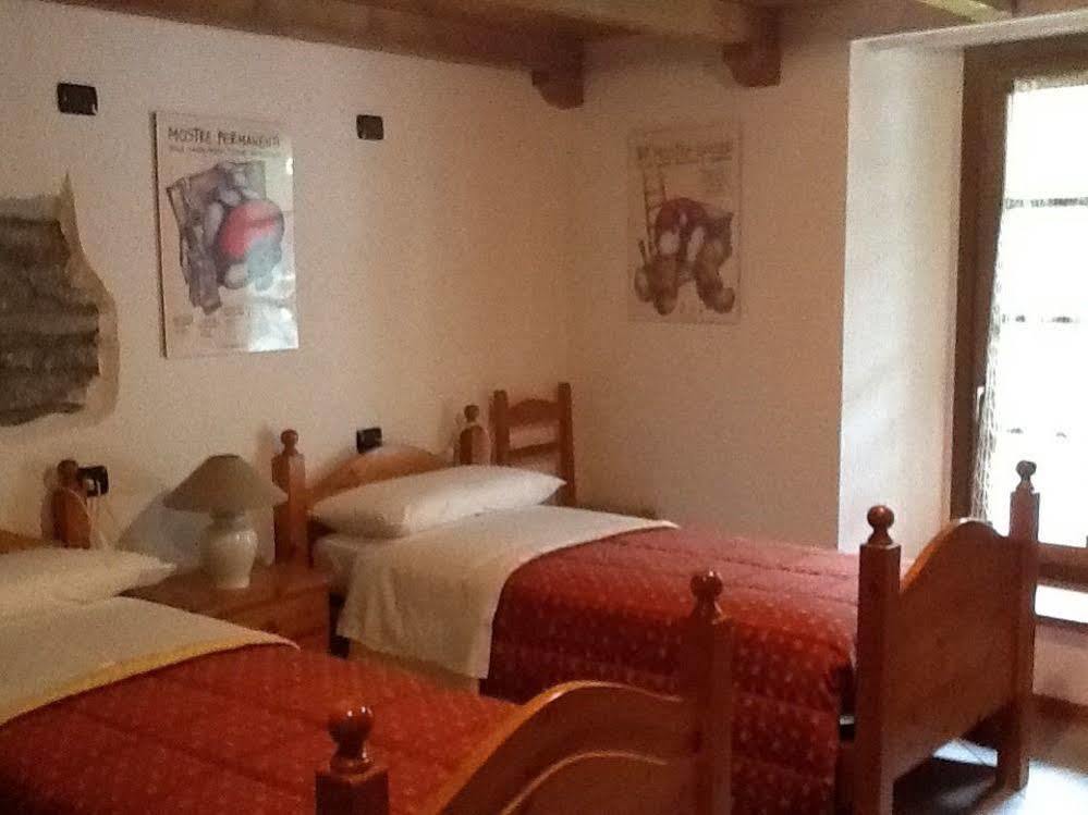Auberge Lou Creton Di Lui Hostel Pontboset Buitenkant foto