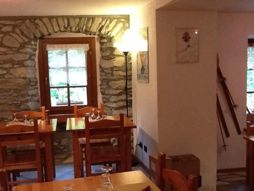 Auberge Lou Creton Di Lui Hostel Pontboset Buitenkant foto